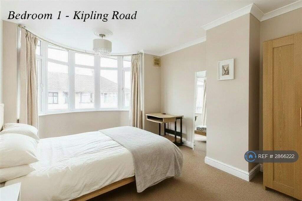 5 bedroom terraced house for rent
