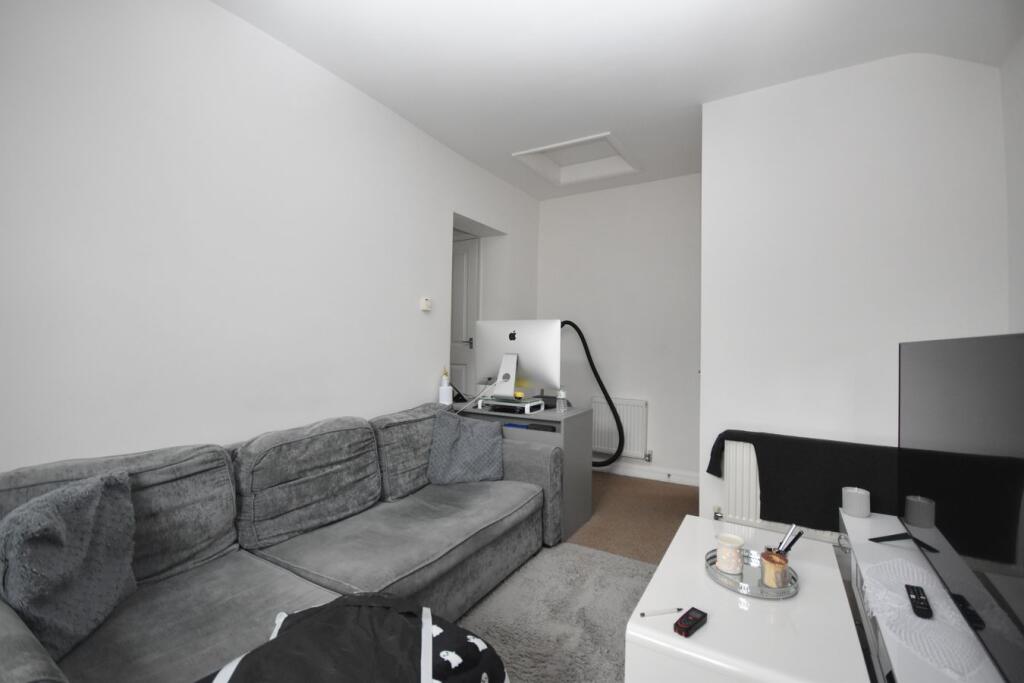 Apartment in Northampton, West Northamptonshire - View 4