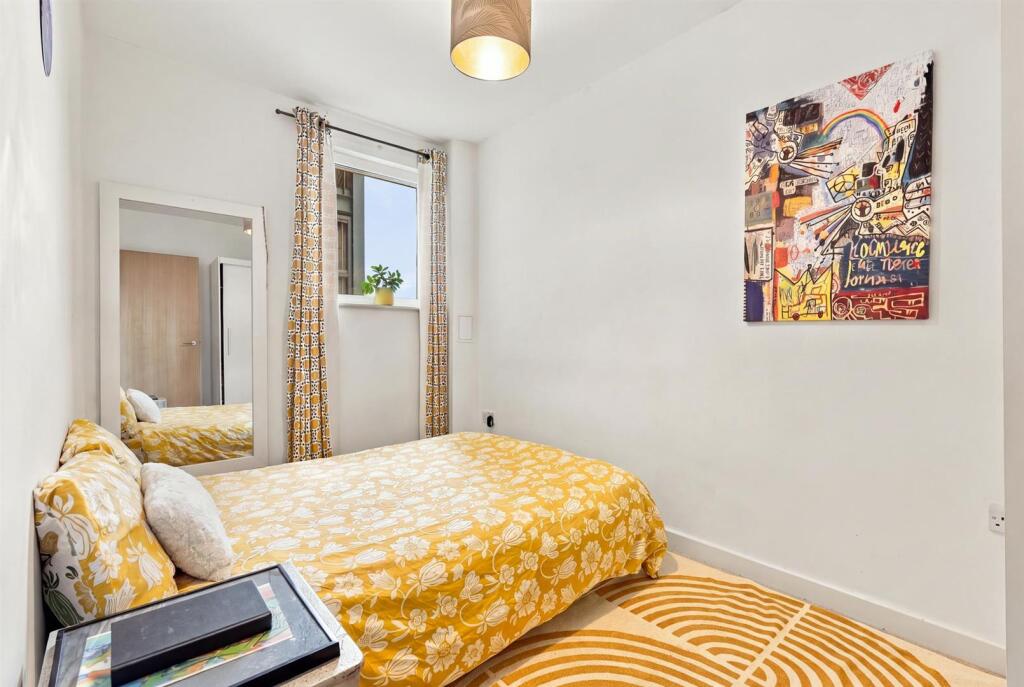 Apartment in London - More