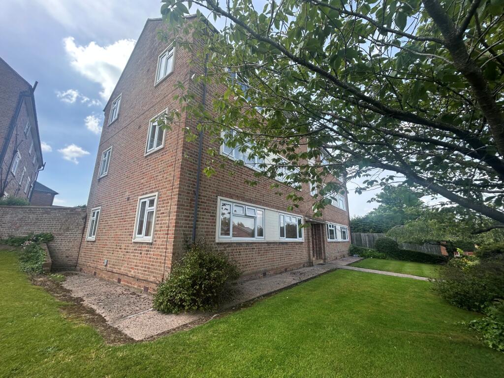 Apartment in Birmingham, Sutton Coldfield - More