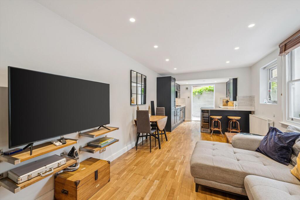 Apartment in London - View 5