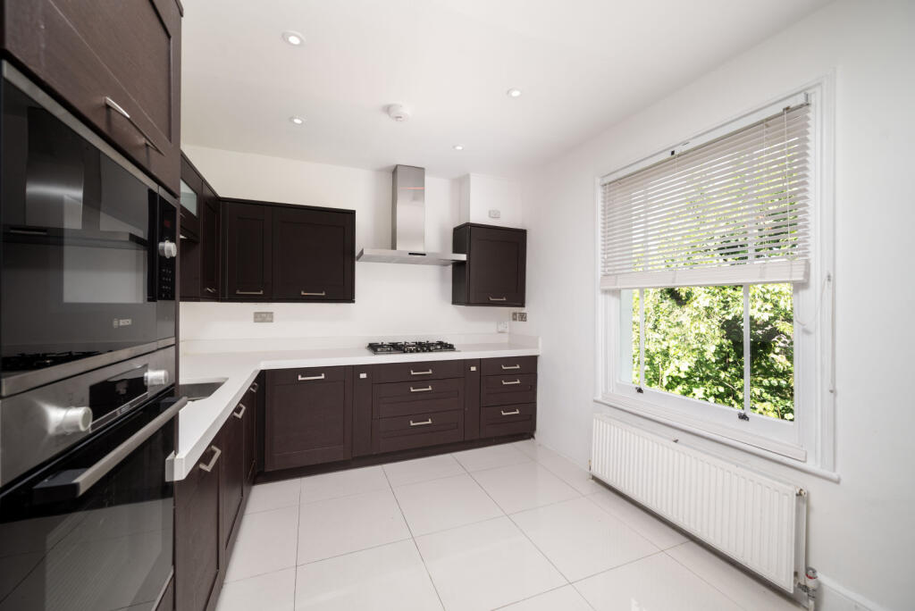 Apartment in London, St. John's Wood - View 3