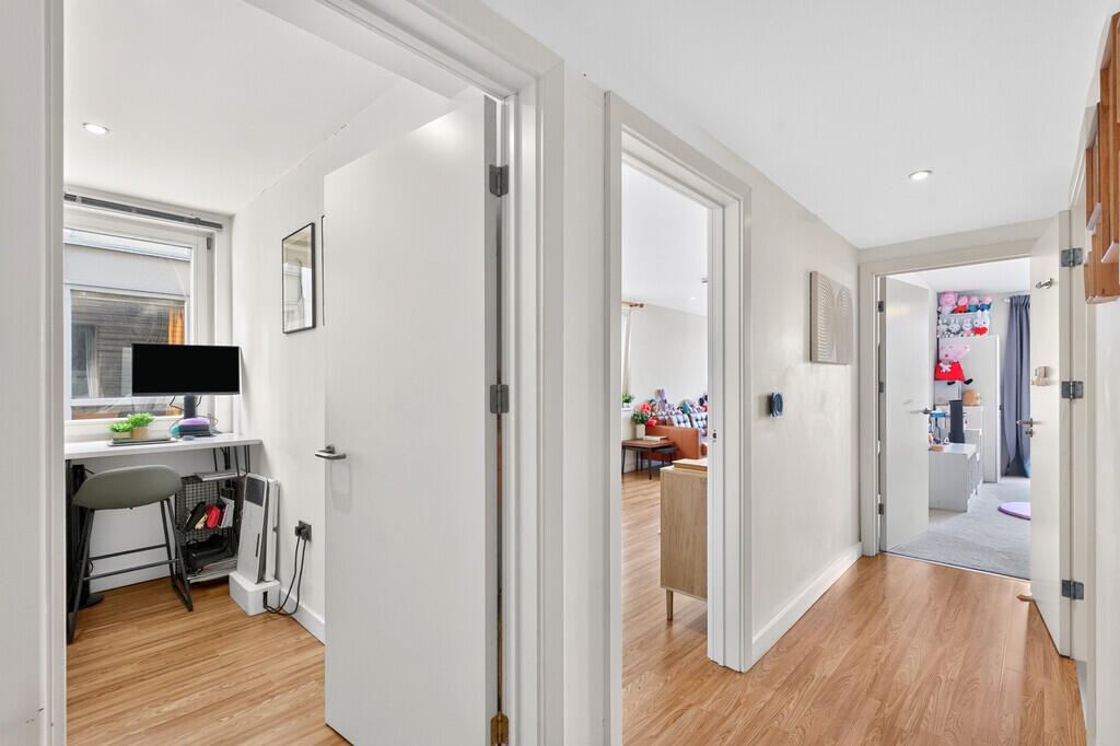 Apartment in Twickenham - More