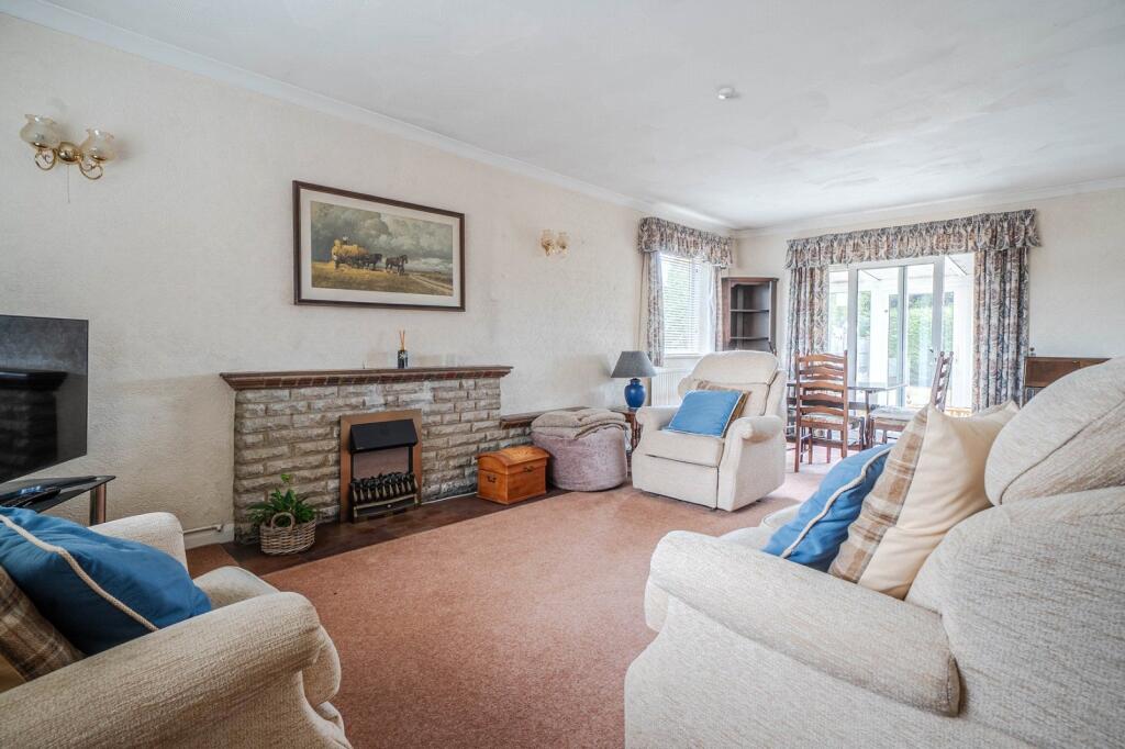 House in Luton - View 5