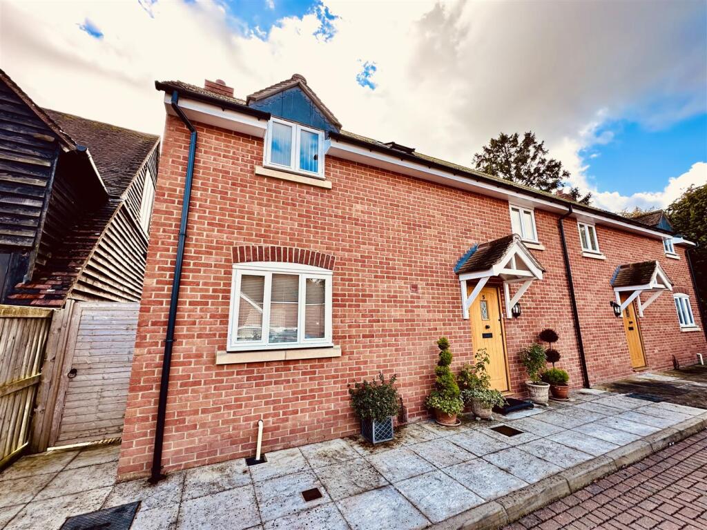 Main image of property: Kent Mews, Wantage, OX12