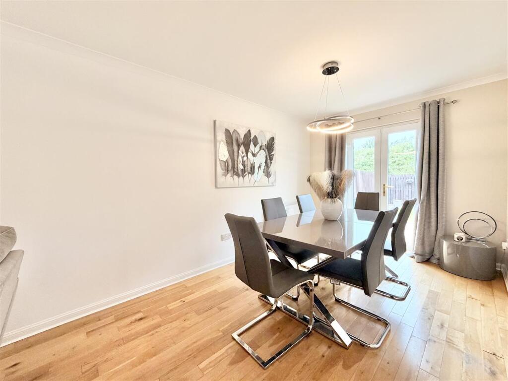 House in Glasgow - More