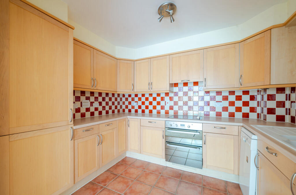 Apartment in Wokingham - View 3
