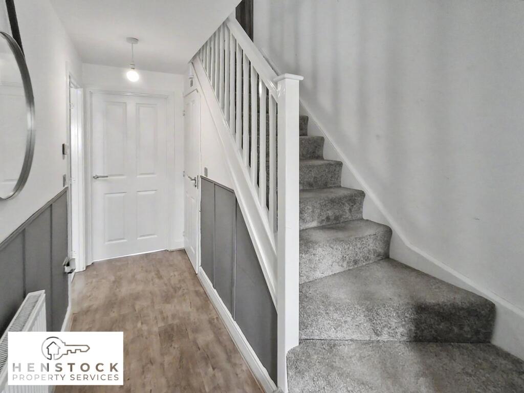 Latrigg Crescent, Middleton, Manchester, M24 photo 4