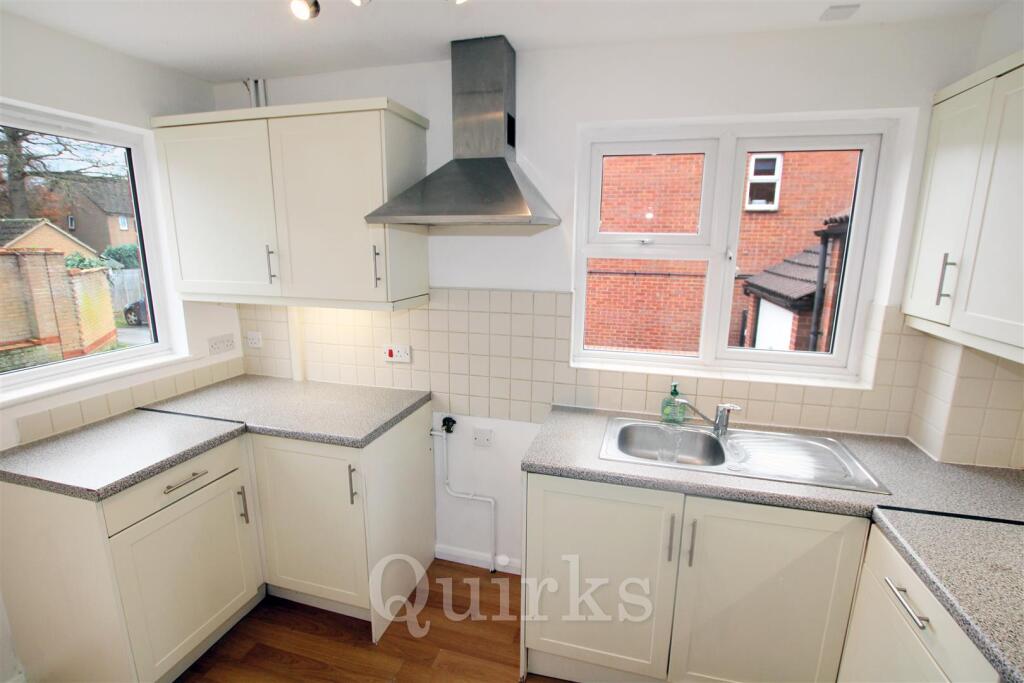 Berkeley Drive, Billericay photo 2