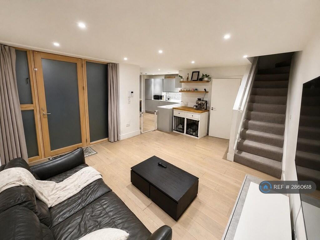 Main image of property: Peckham Road, London, SE15