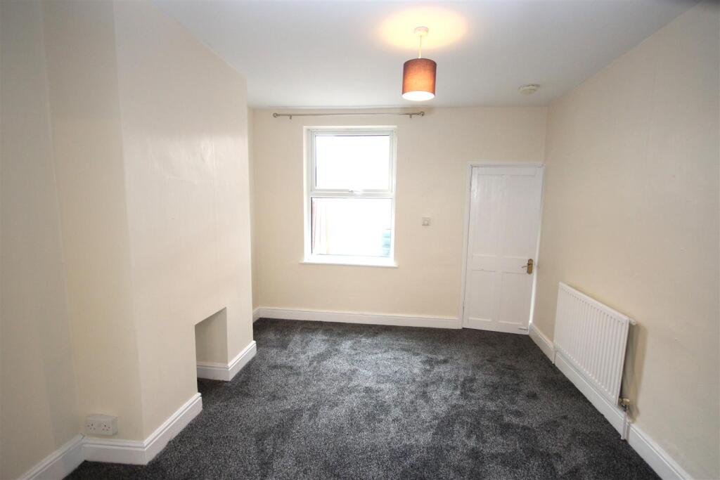 House in Rushden, North Northamptonshire - View 3