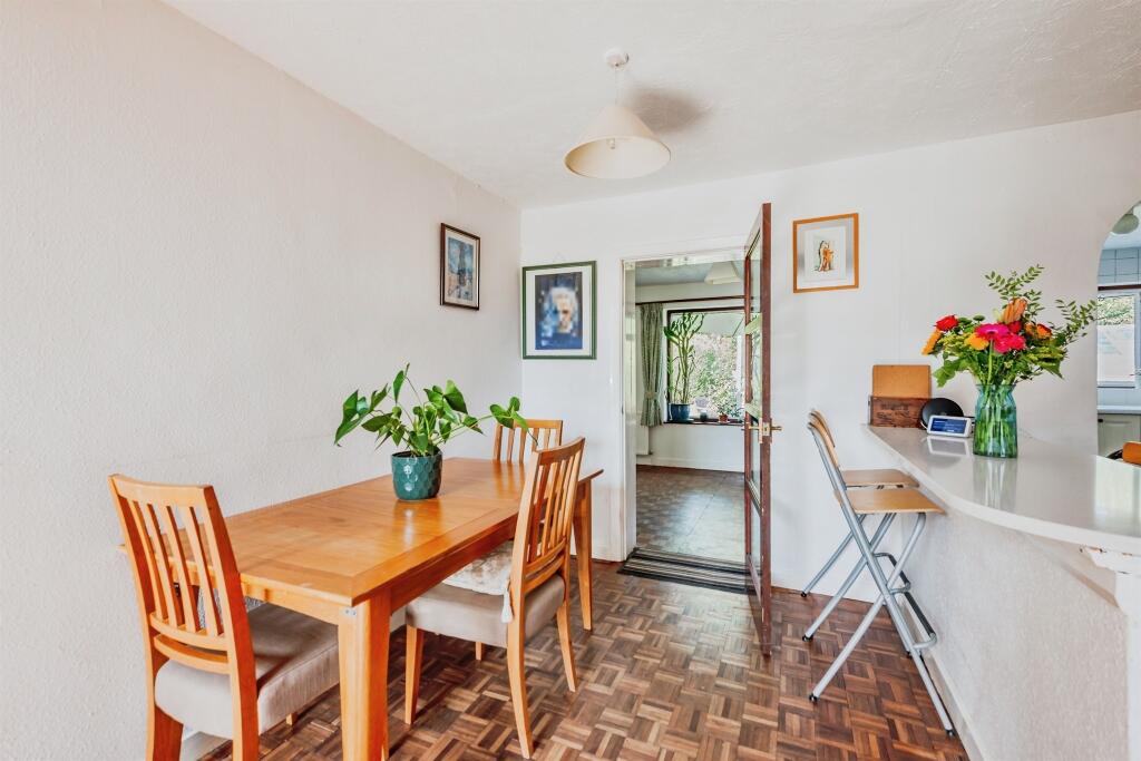 House in Reigate and Banstead, Horley - More