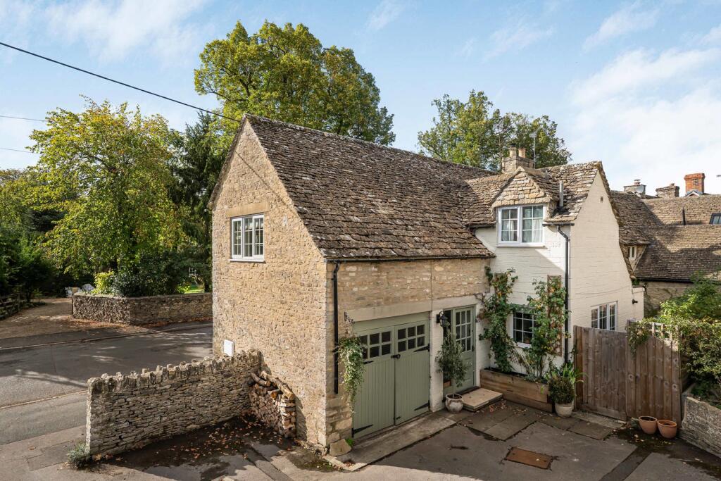 House in Gloucester - View 2