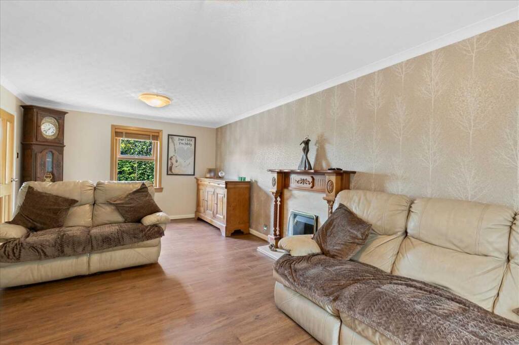House in Thorntonhall, Kittoch Muir Estate, Peel Park - View 2