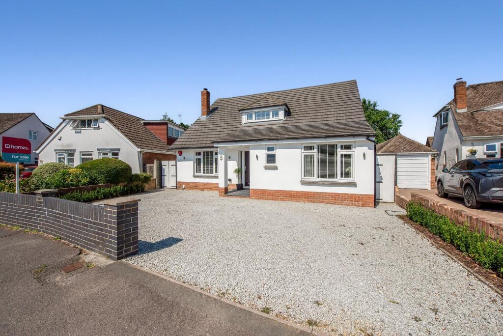 Main image of property: Oakhurst Drive, Waterlooville, Hampshire