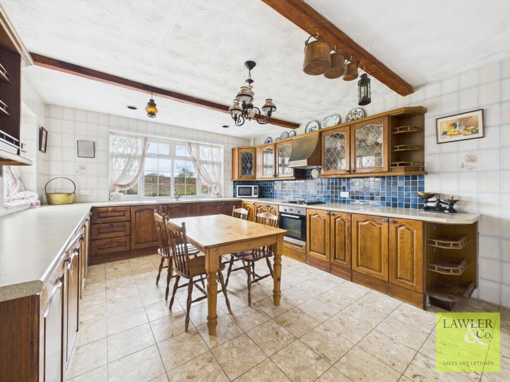 House in Poynton, Skellorn Green, Adlington - View 4