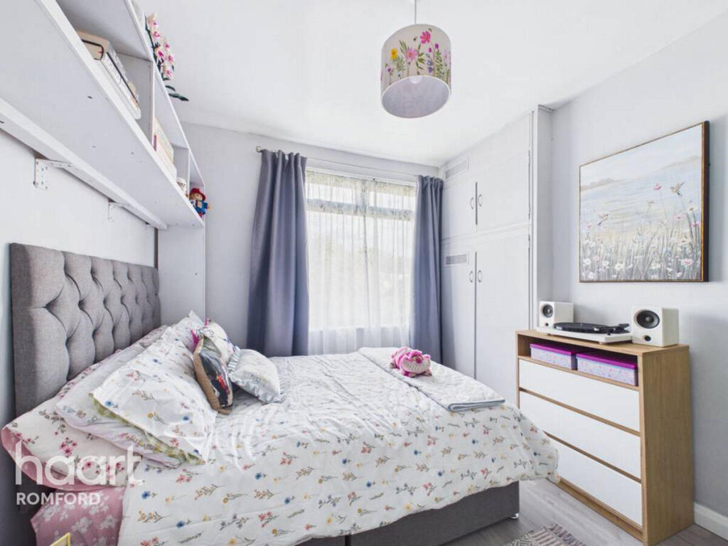 House in Romford - More