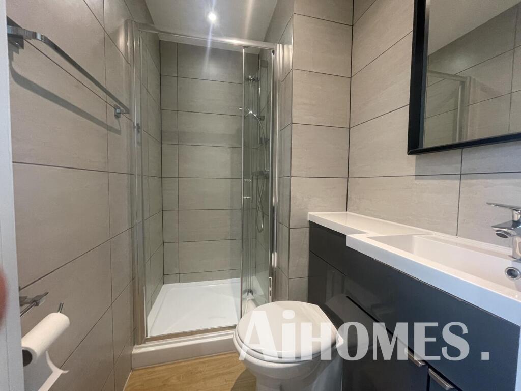 Modern Apartment at Westpoint|Old Trafford|M16 | 77745WP photo 4