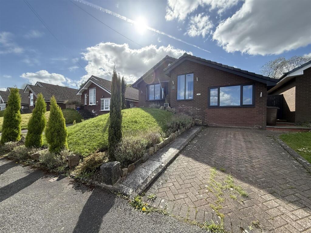 Main image of property: Stablefold, Mossley