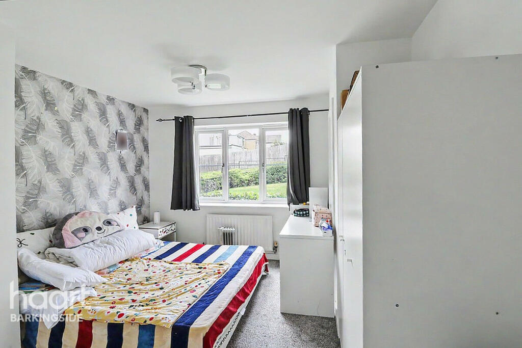 Apartment in Ilford, Clayhall - View 4