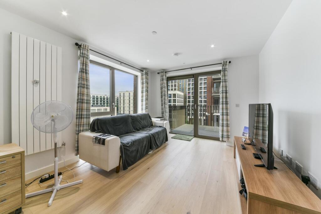 Main image of property: Pendant Court, Royal Wharf, E16