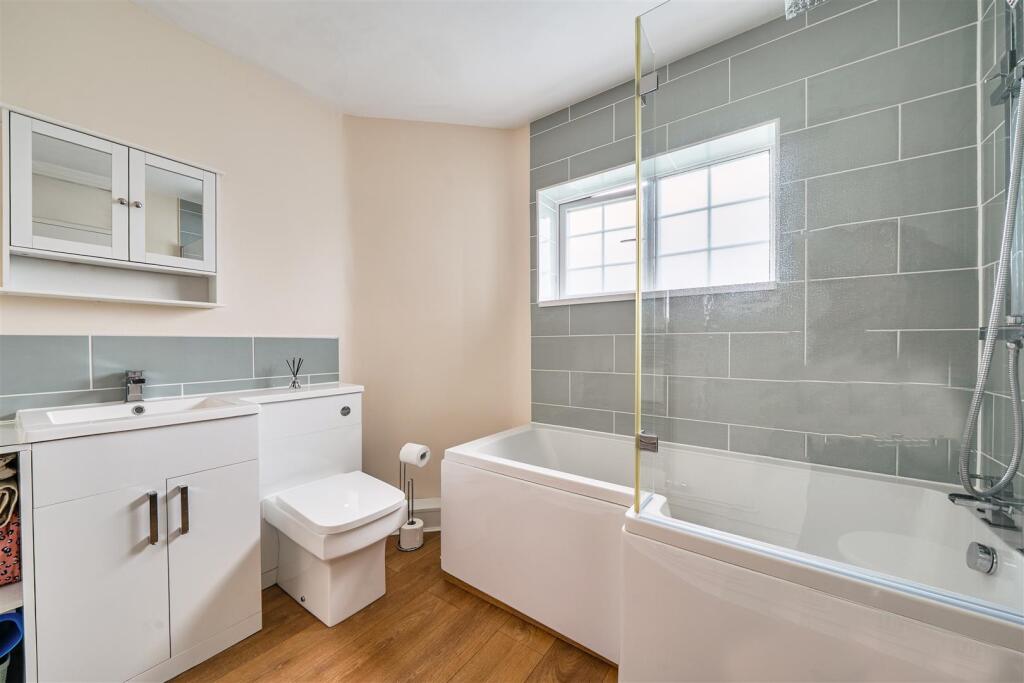 Apartment in Rochester - More