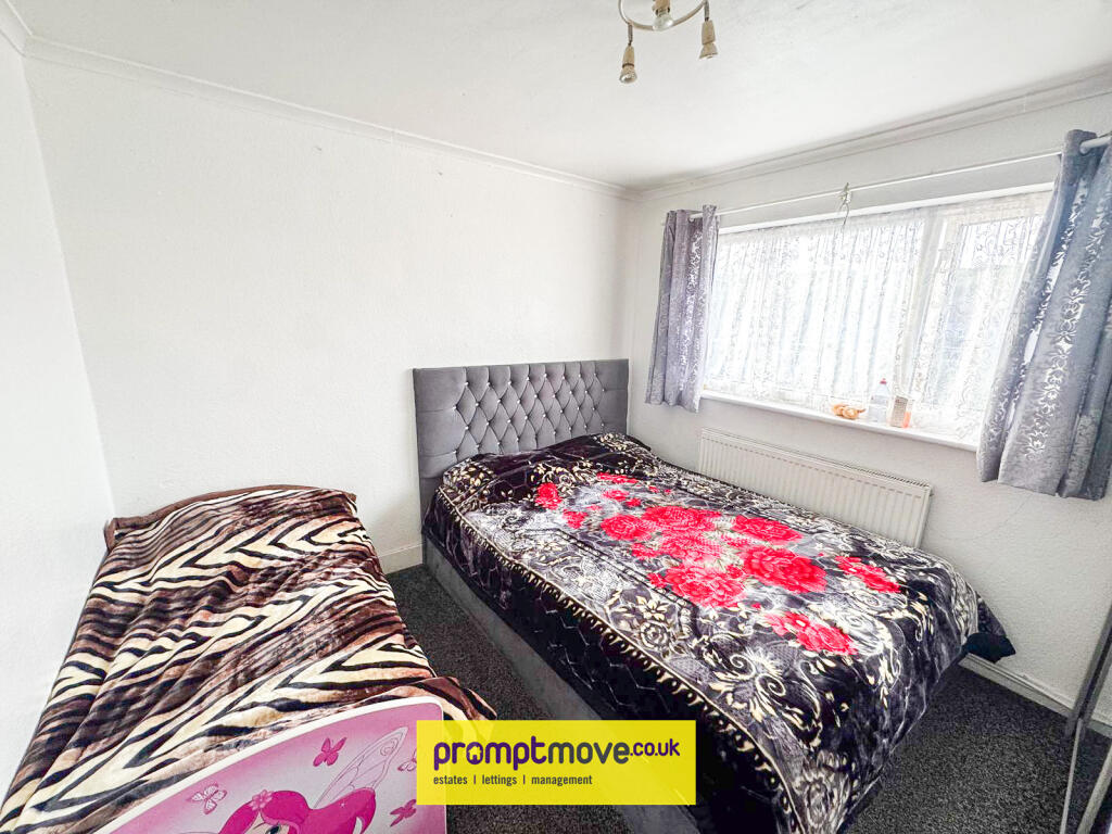 House in Luton - View 2