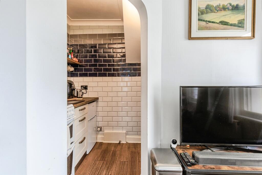 Apartment in Tonbridge - View 5