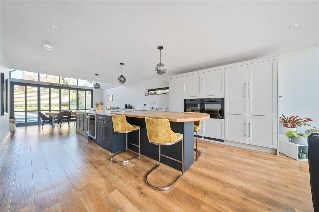 Echo Barn Lane, Wrecclesham, Farnham, Surrey, GU10 photo 2
