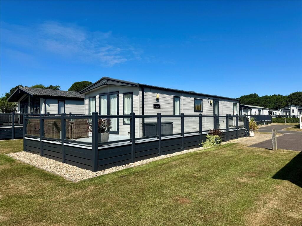 2-bed caravan on Aspen, Hoburne Bashley, New Milton, Hampshire, BH25, £49,950