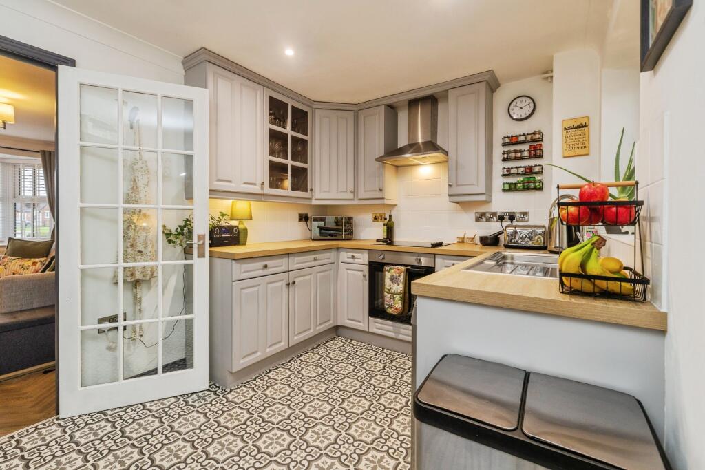 Doncaster Gardens, Navenby, Lincoln, LN5 photo 4