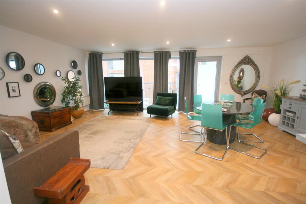 Apartment in North Tyneside, North East - View 3