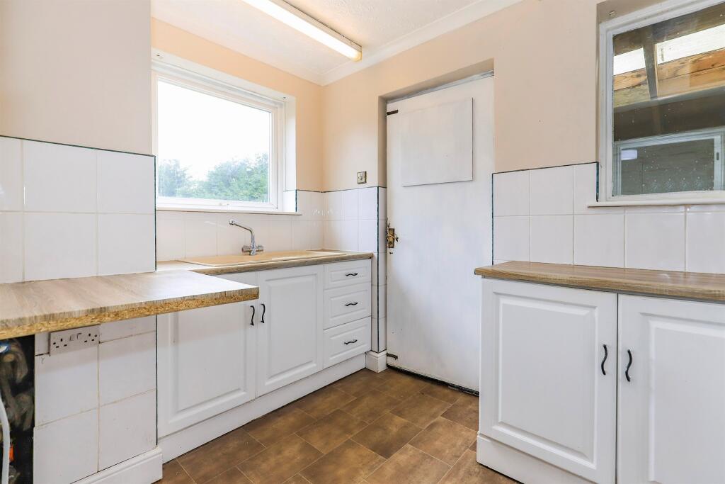 Park View Road, Bilston - View 5