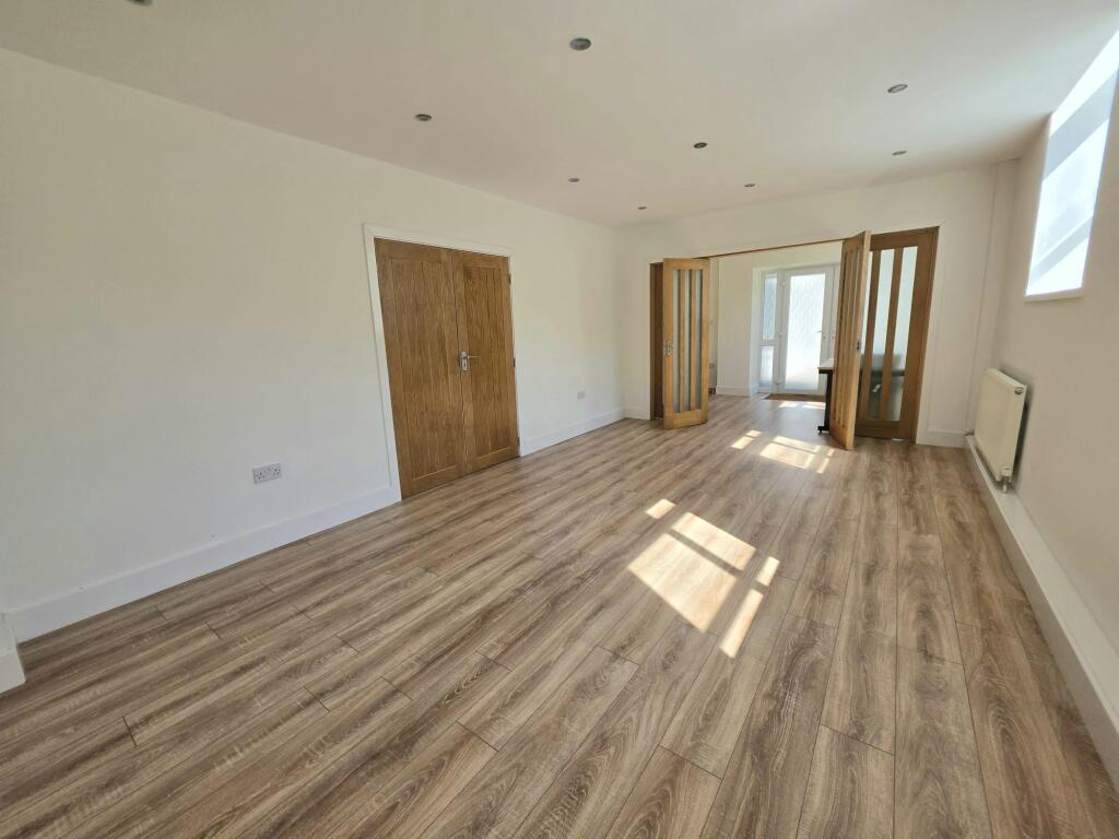 Apartment in Cardiff, Ogmore Valley - More