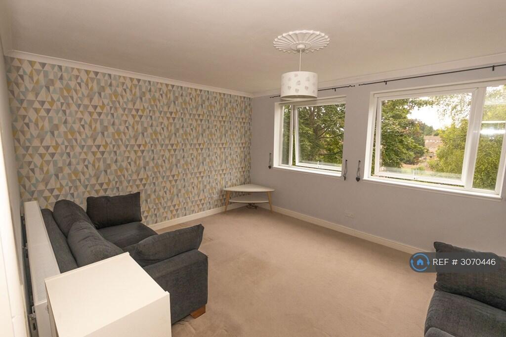 Apartment in Hemel Hempstead - View 2