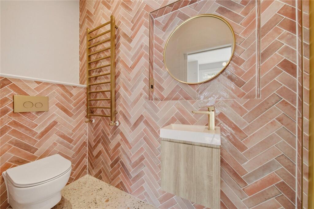 Apartment in London - View 5