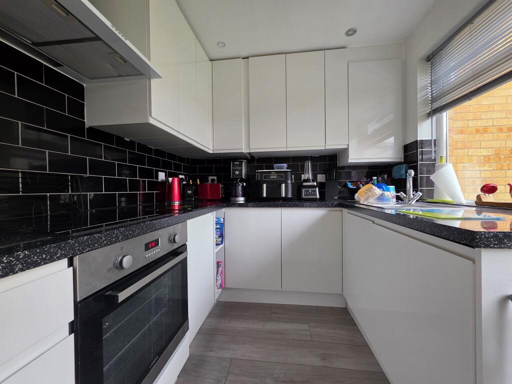 House in Hemel Hempstead - More