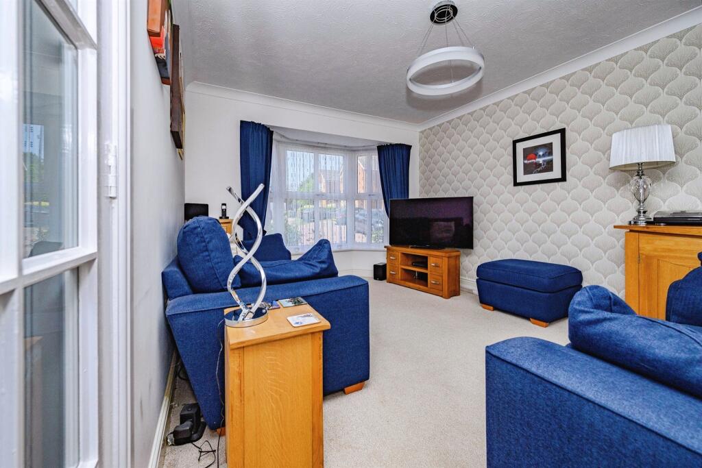 House in Luton - View 5