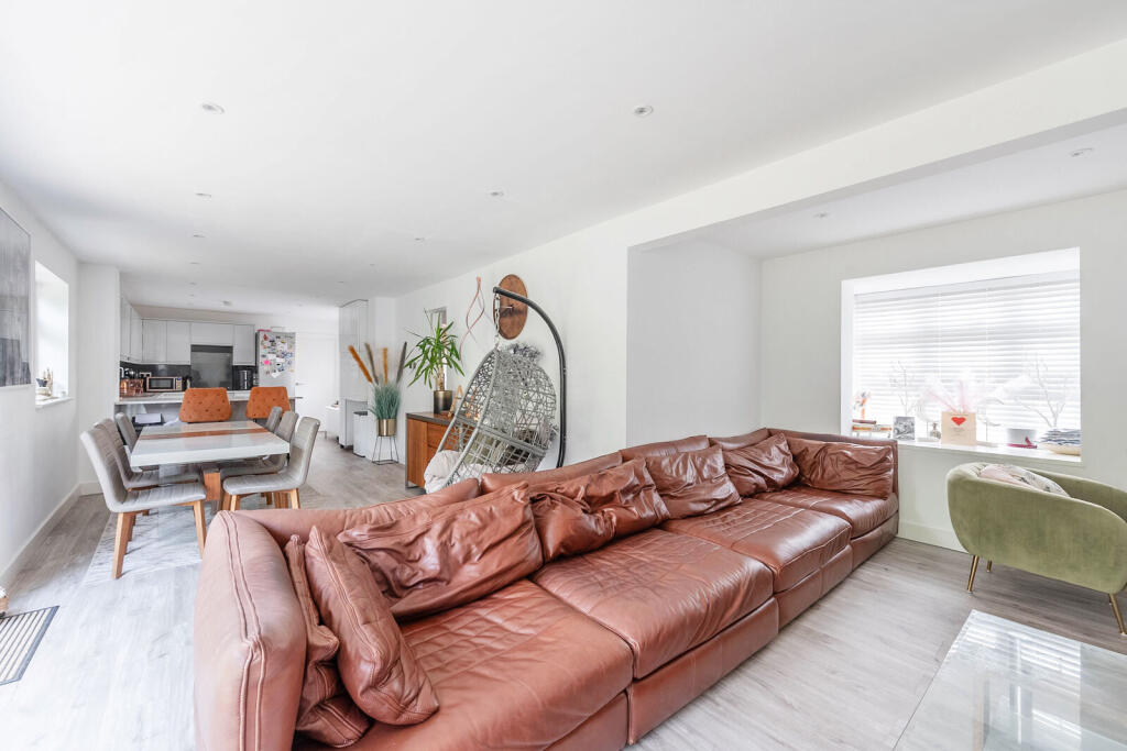 Main image of property: Newlands Close, Hatch End, Pinner, HA5