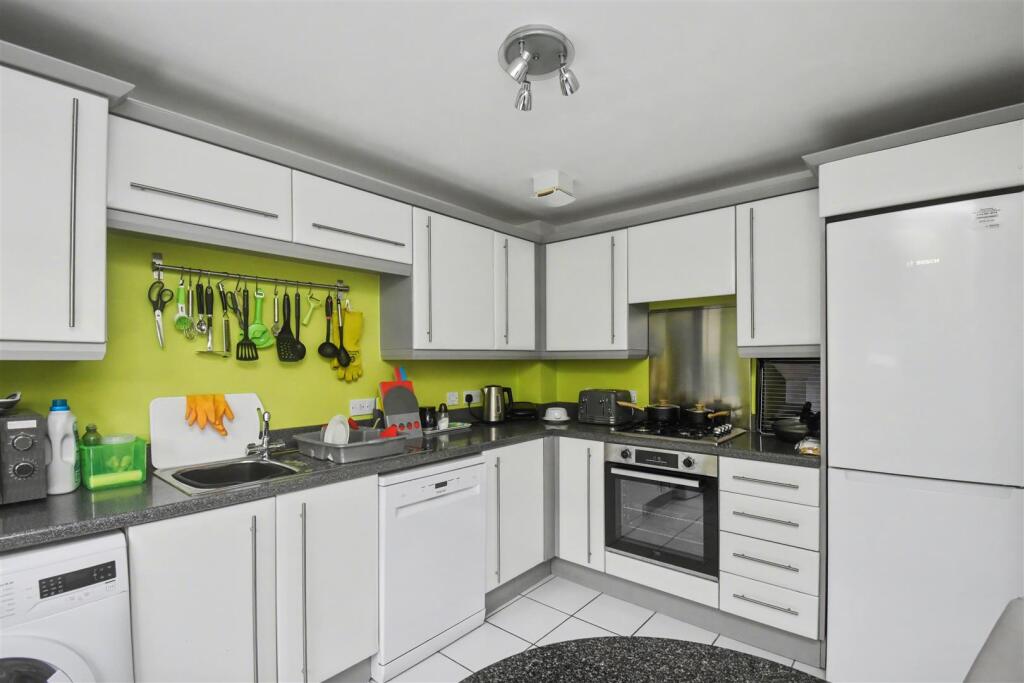 House in Great Oakley, Danesholme - View 4
