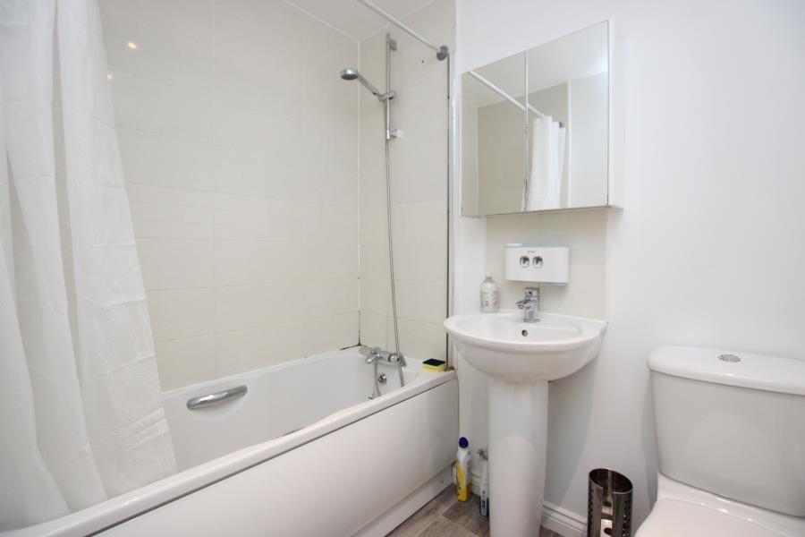 5 bedroom terraced house for rent