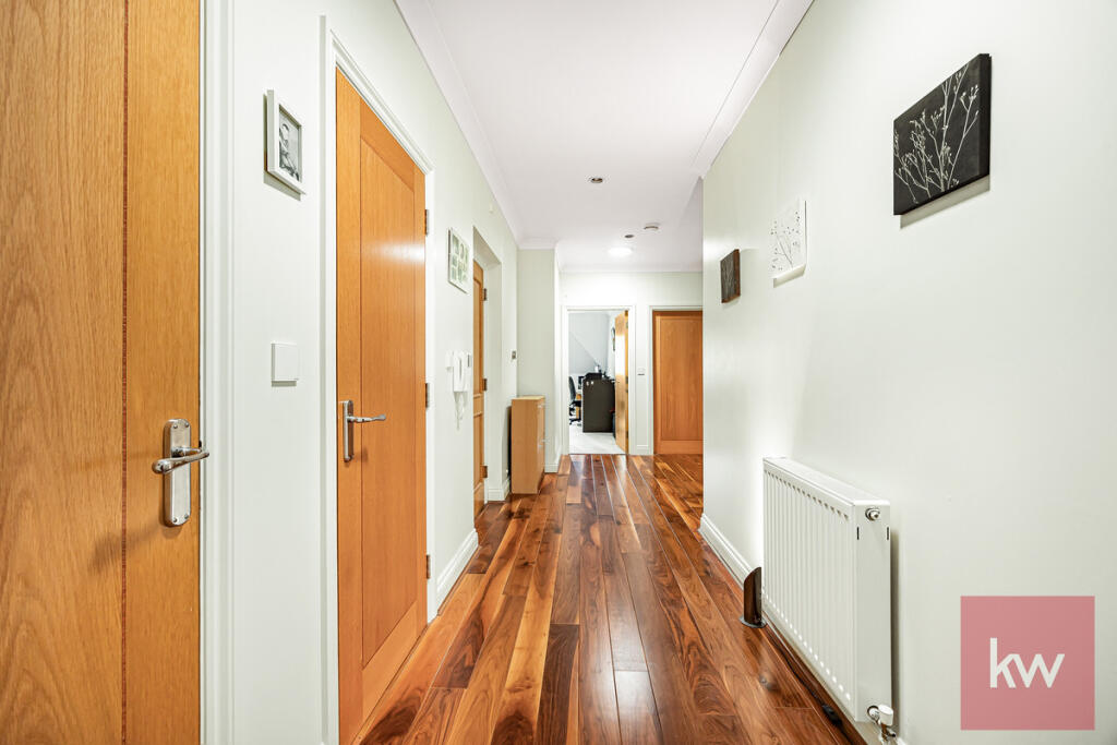 Apartment in Maidenhead, Bray Wick - More