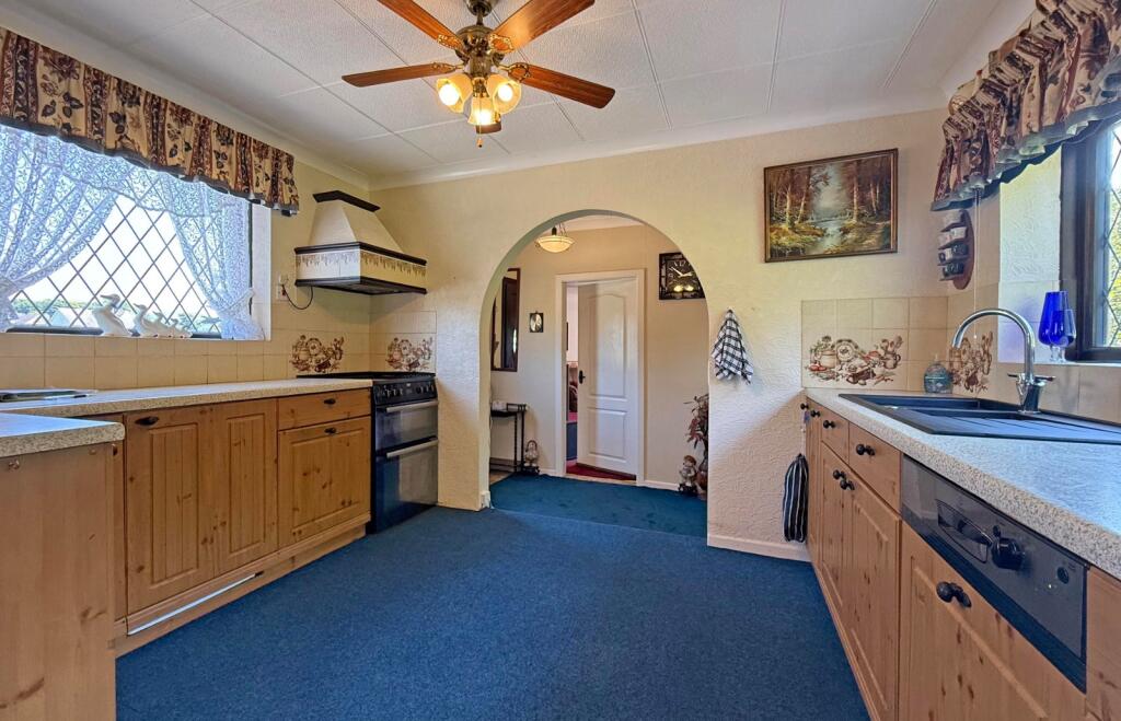Pant Road, Caernarfon, Gwynedd, LL54 photo 4