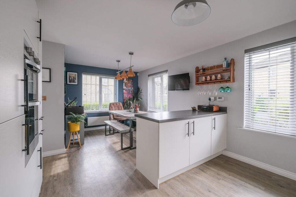 Anvil Court, Lindley, Huddersfield, HD3 photo 4