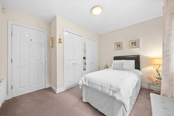 Apartment in Glasgow, Blairtummock, Garrowhill - View 4