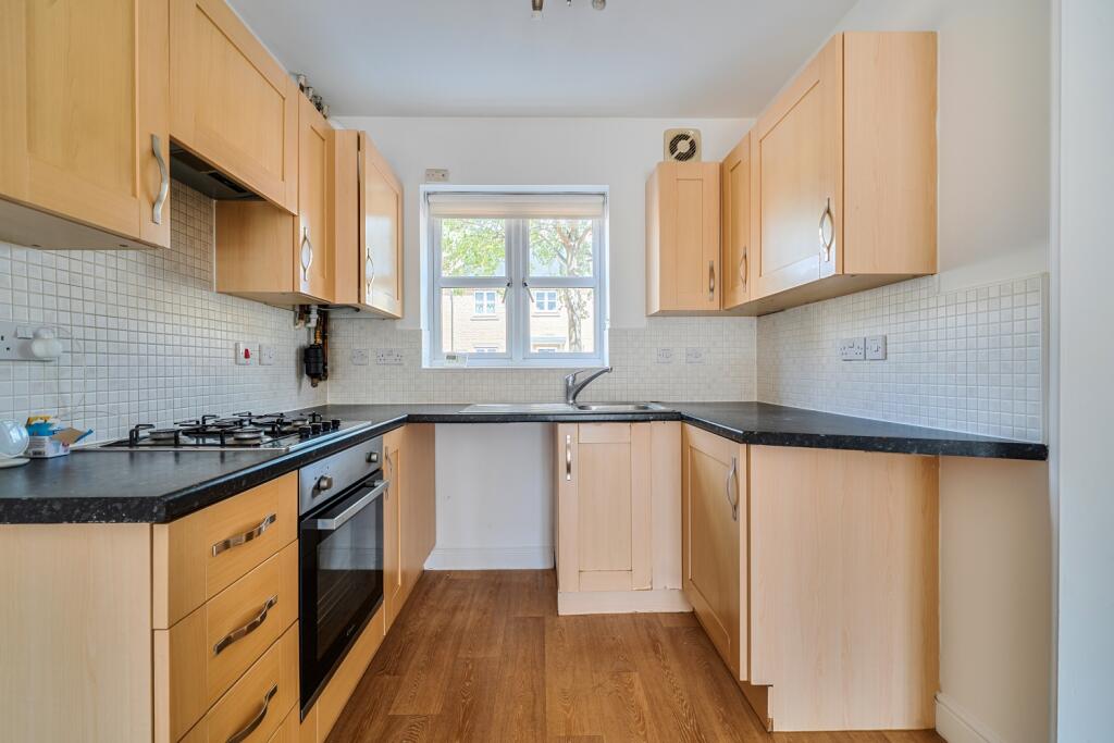 House in West Oxfordshire, Carterton - View 3