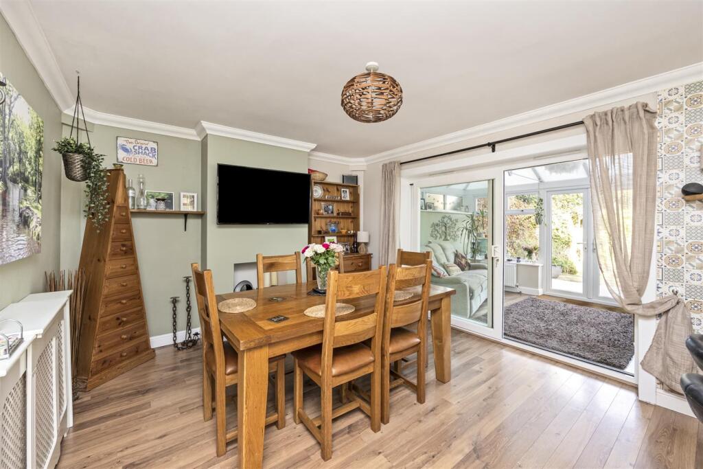 Nutley Crescent, Goring-By-Sea, Worthing photo 5