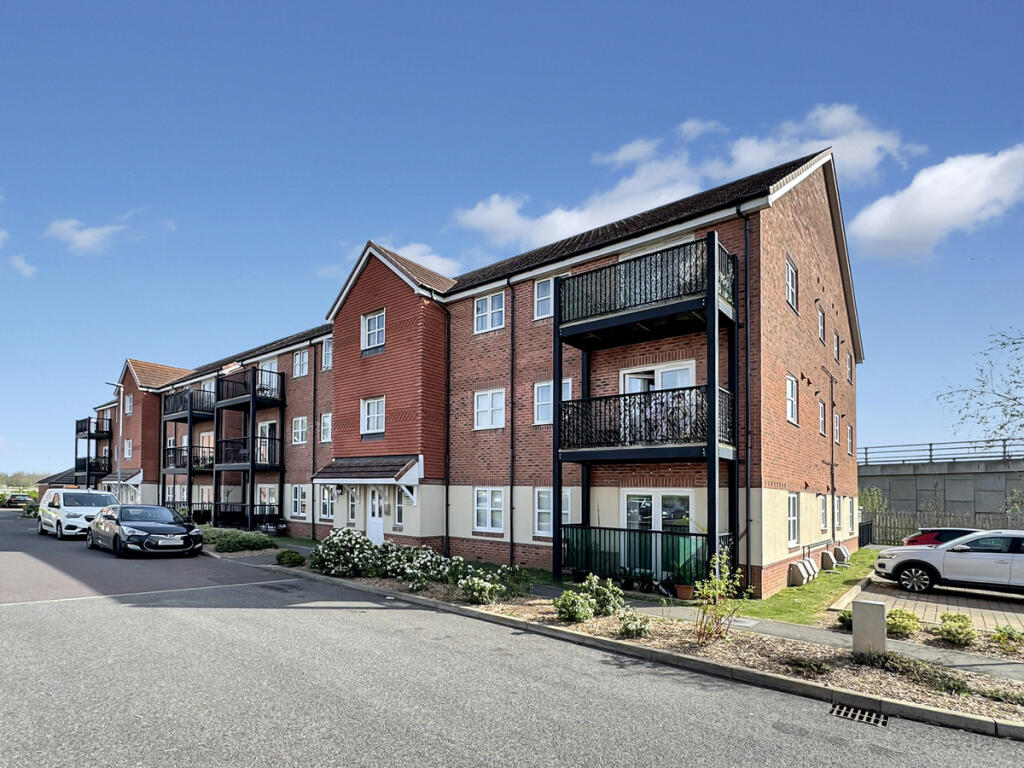 Main image of property: Amsbridge Crescent, Littlehampton, BN17