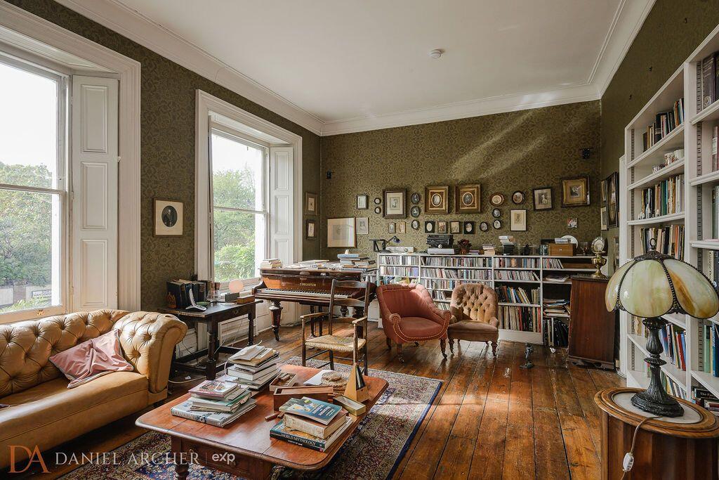 House in London - View 5