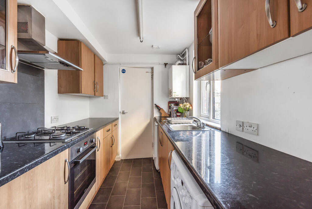 House in Guildford, Surrey - View 3